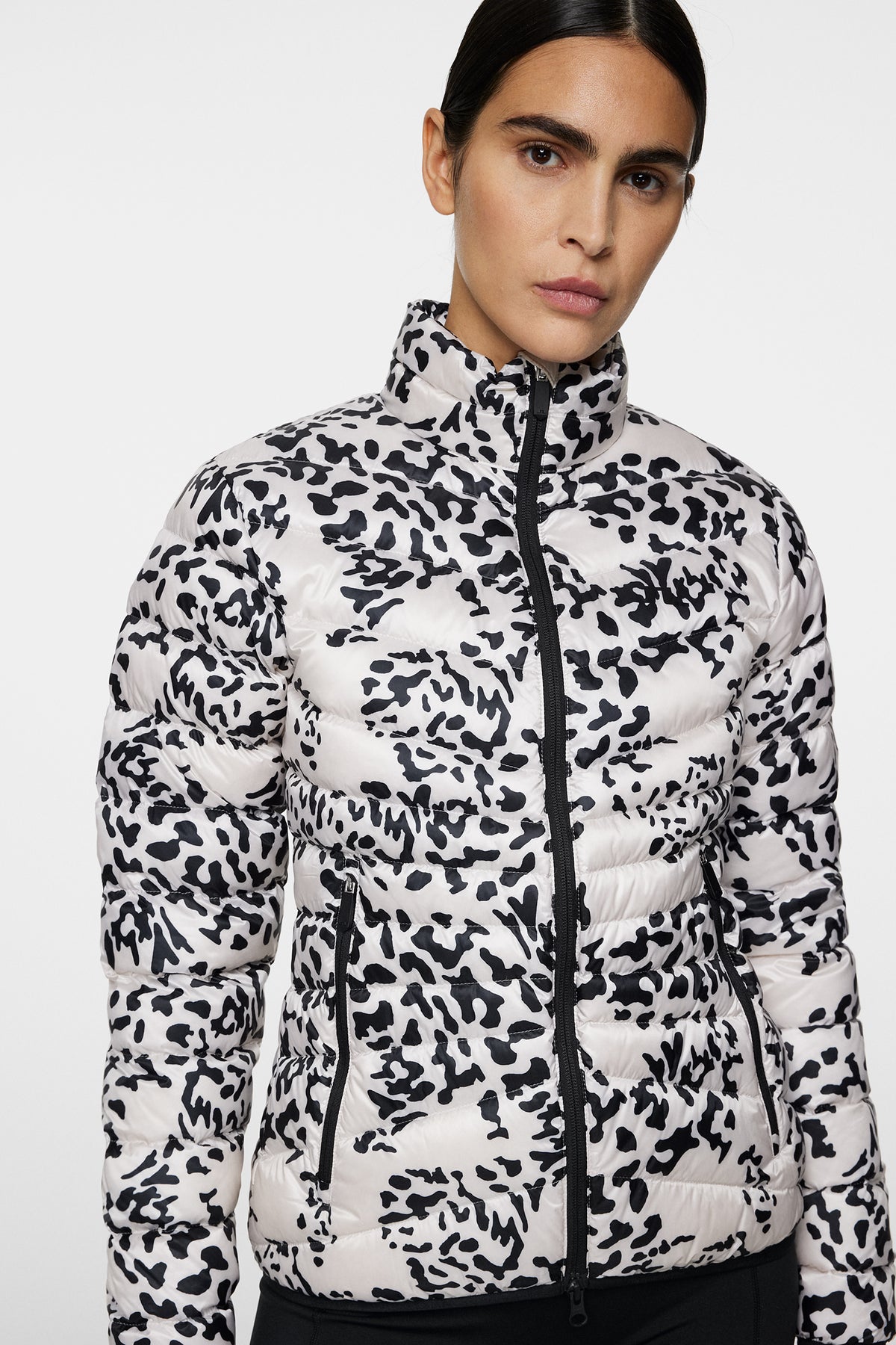 Lara Light Down Jacket Print in Snake Rock Moonbeam M by J.Lindeberg