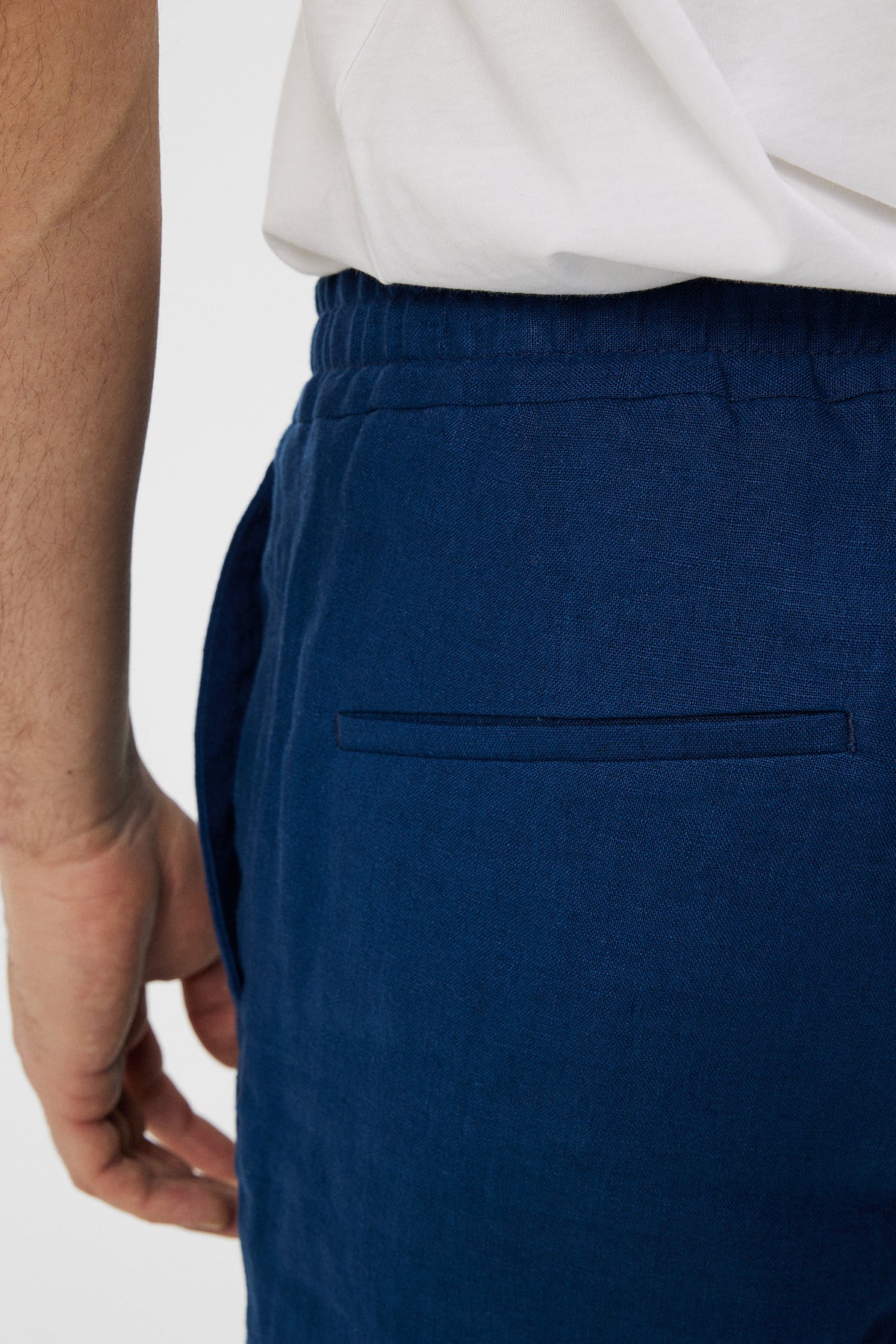 Baron Linen Shorts in Estate Blue by J.Lindeberg