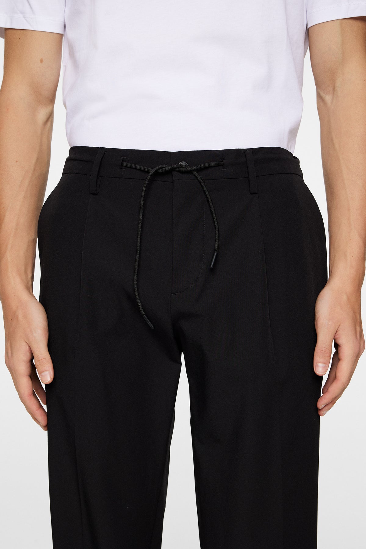 Jun WR Tech Stretch Pants in Black by J.Lindeberg