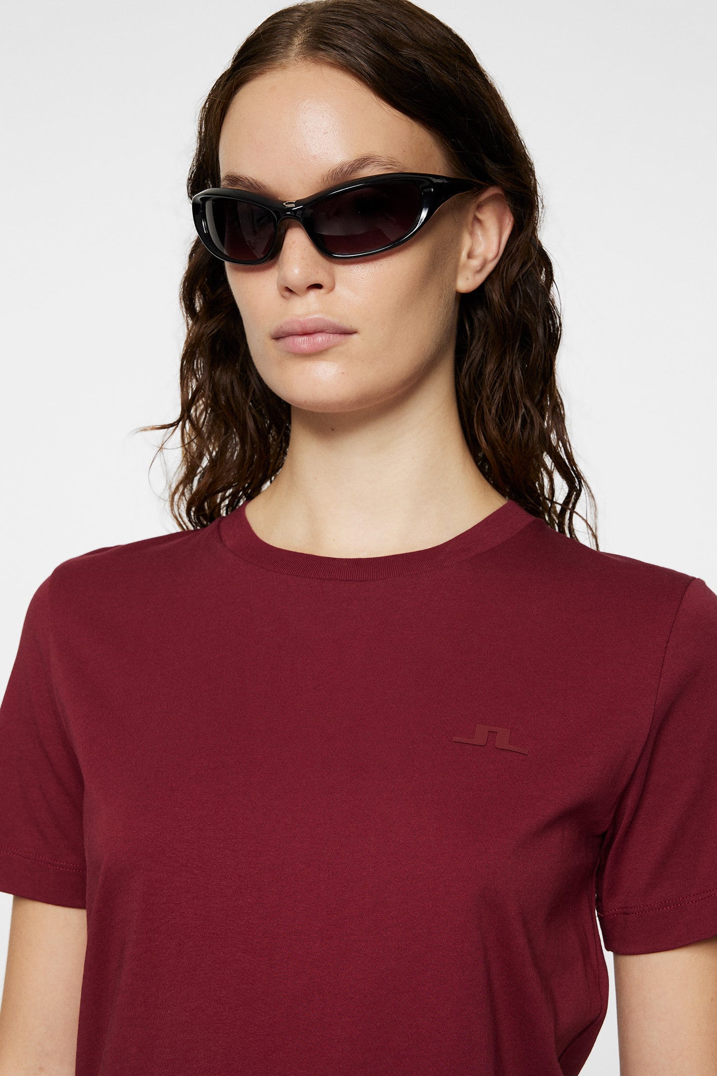 W Alpha T-shirt in Cabernet by J.Lindeberg