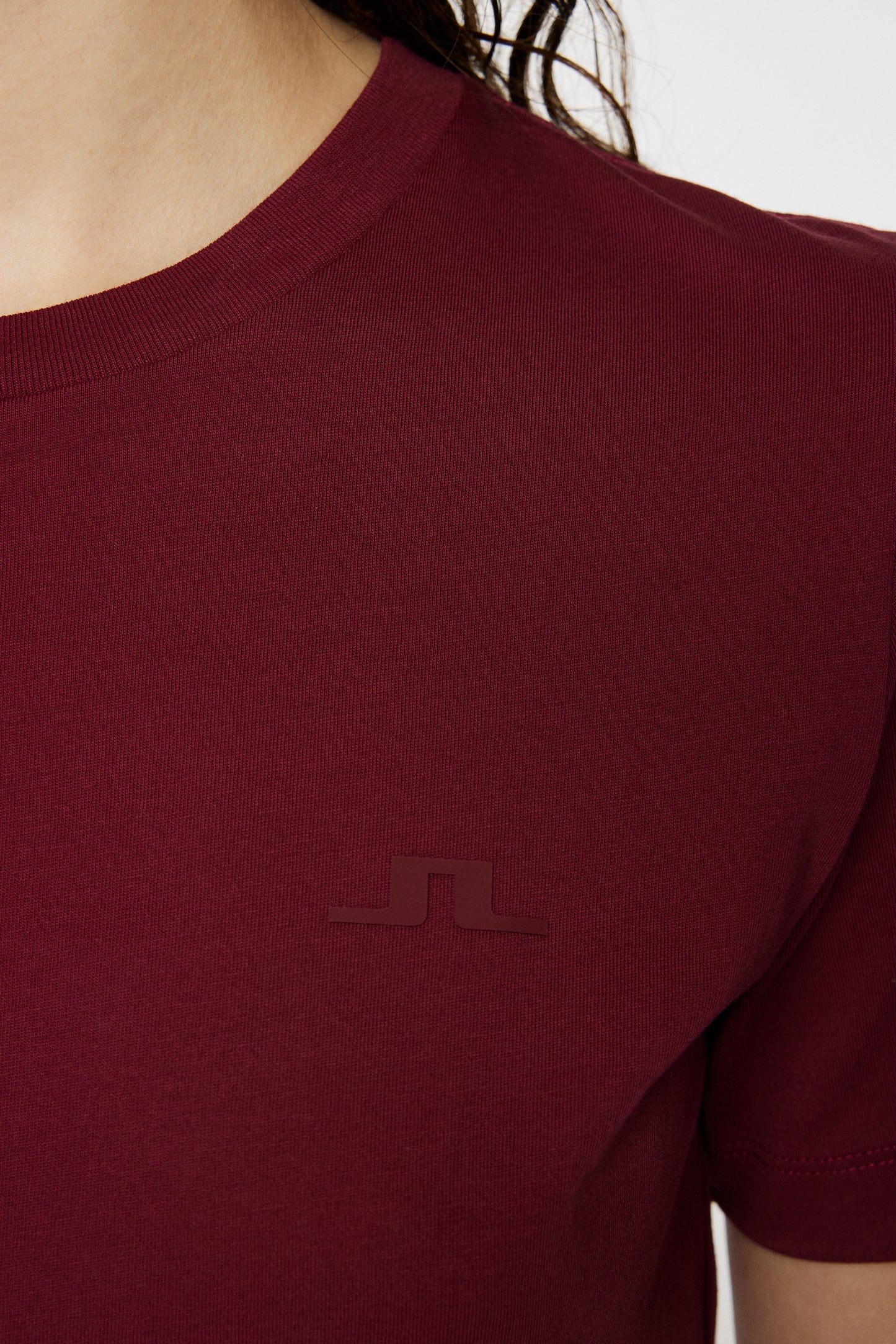 W Alpha T-shirt in Cabernet by J.Lindeberg