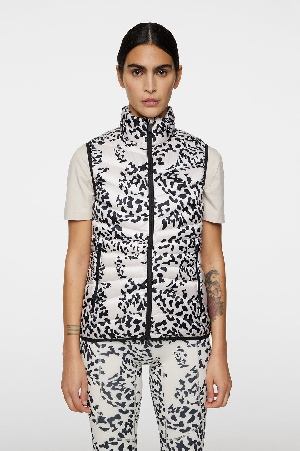 Lara Light Down Vest Print / Snake Rock Moonbeam M