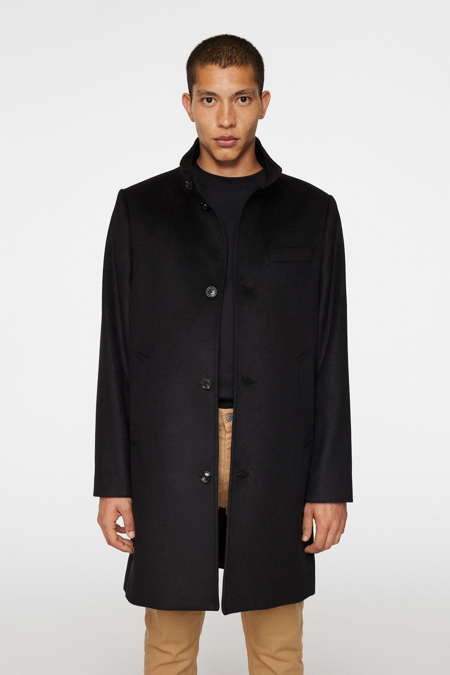 Jesse Melton Cashmere coat in Black by J.Lindeberg