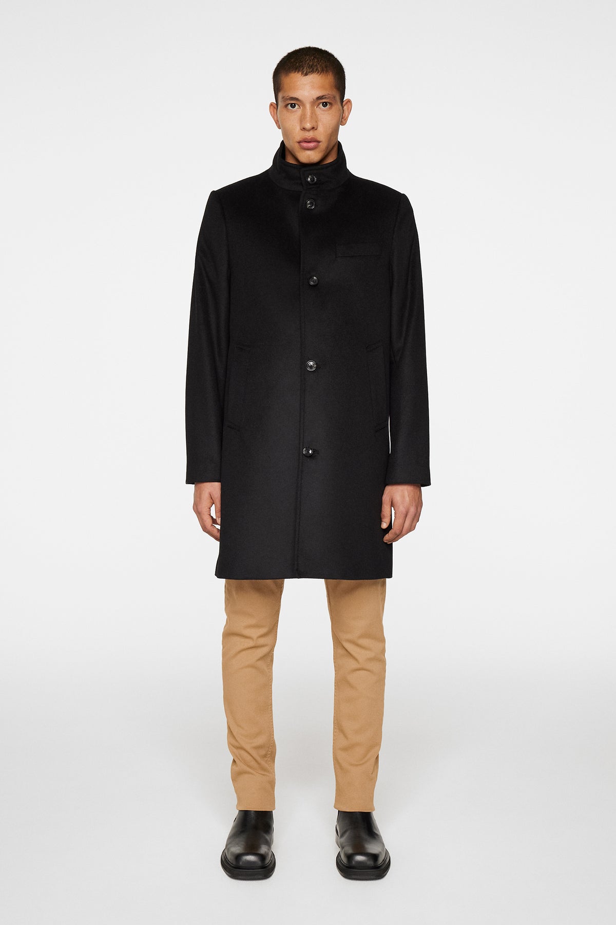 Jesse Melton Cashmere coat in Black by J.Lindeberg