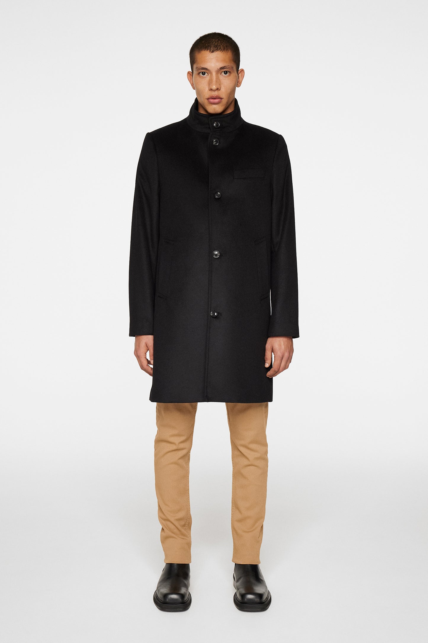Jesse Melton Cashmere coat in Black by J.Lindeberg