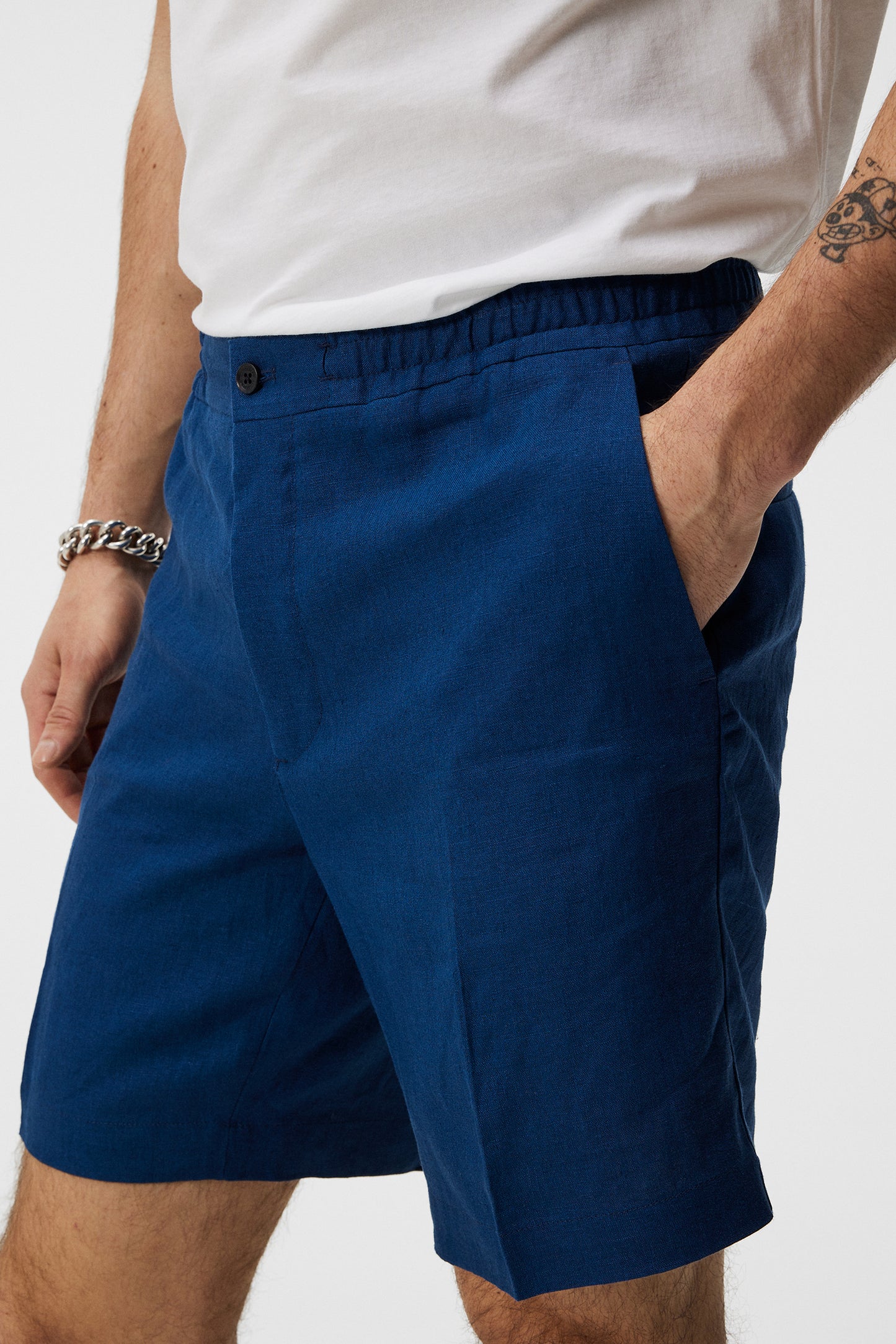 Baron Linen Shorts in Estate Blue by J.Lindeberg