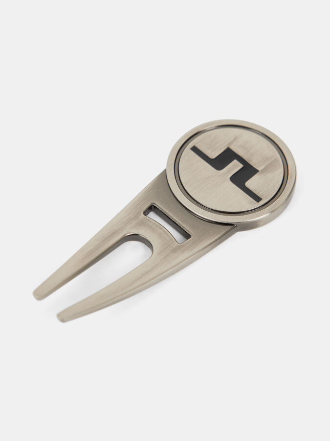 Divot Tool