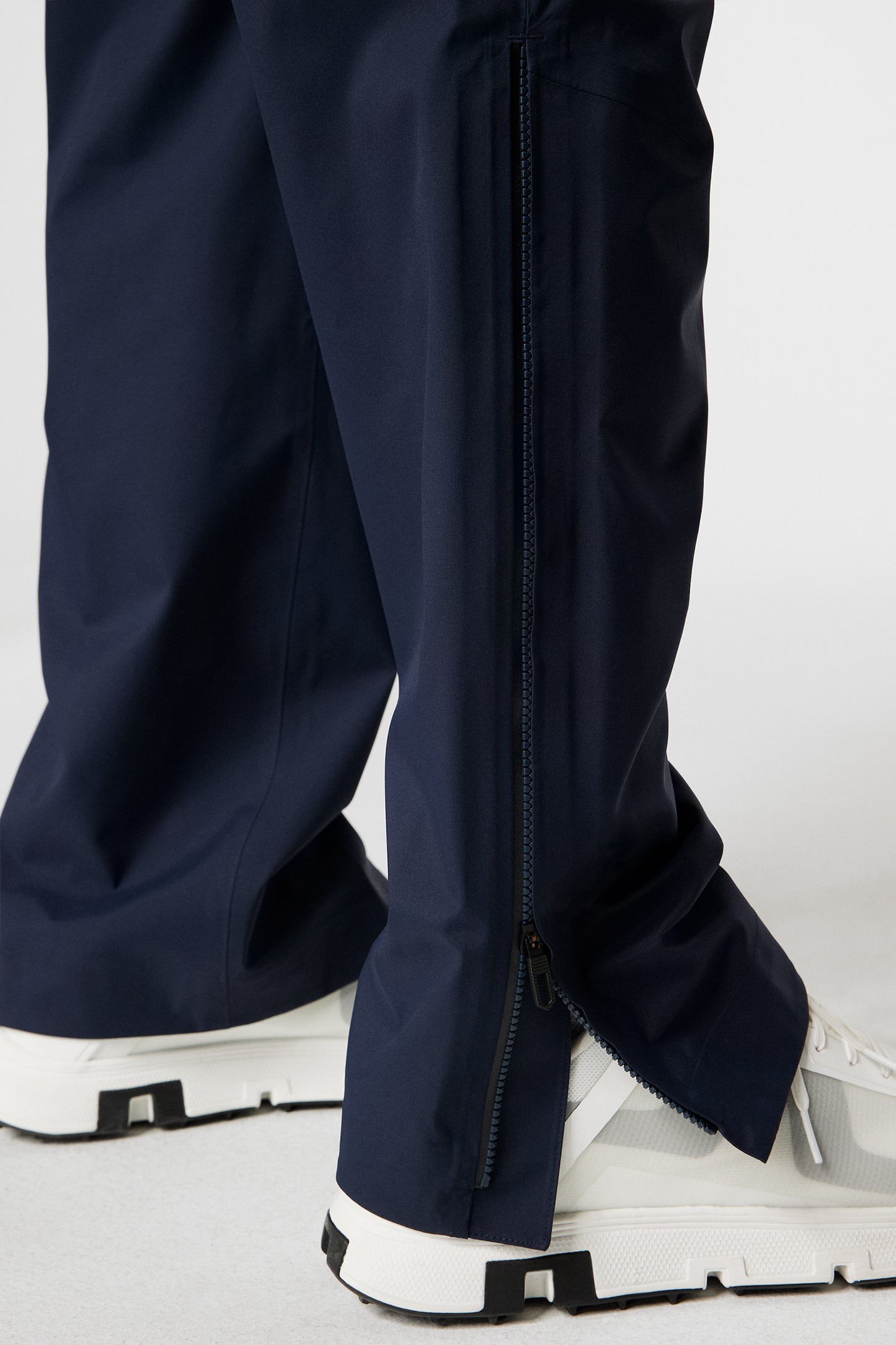 Sandy Pant in JL Navy by J.Lindeberg