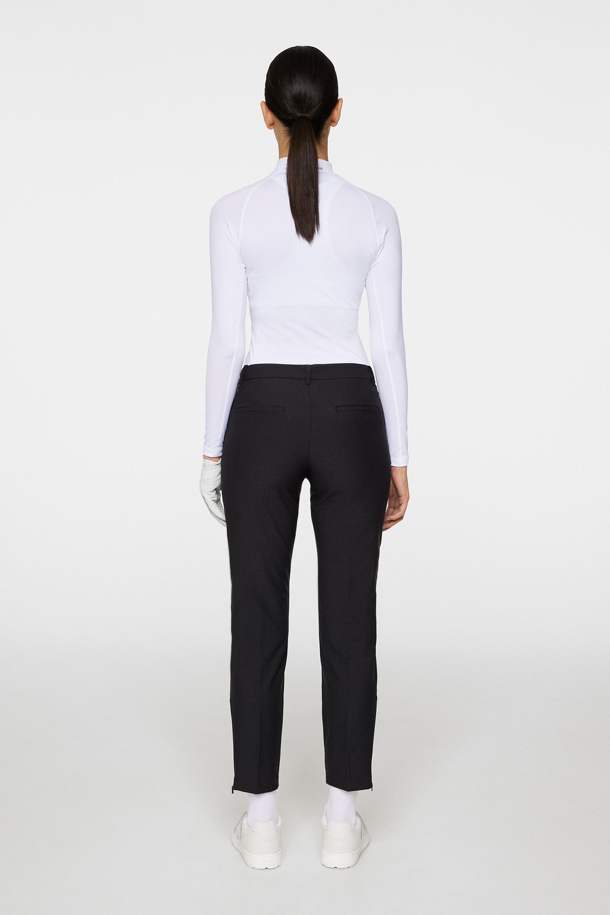 Pia Pant in Black by J.Lindeberg