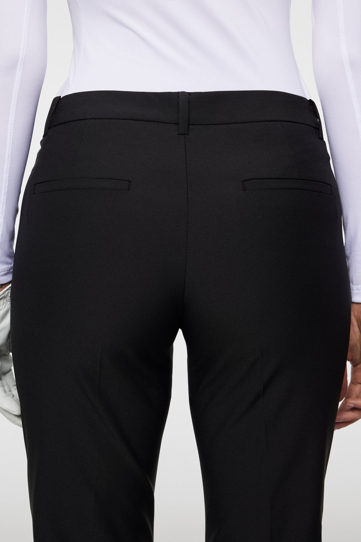 Pia Pant in Black by J.Lindeberg