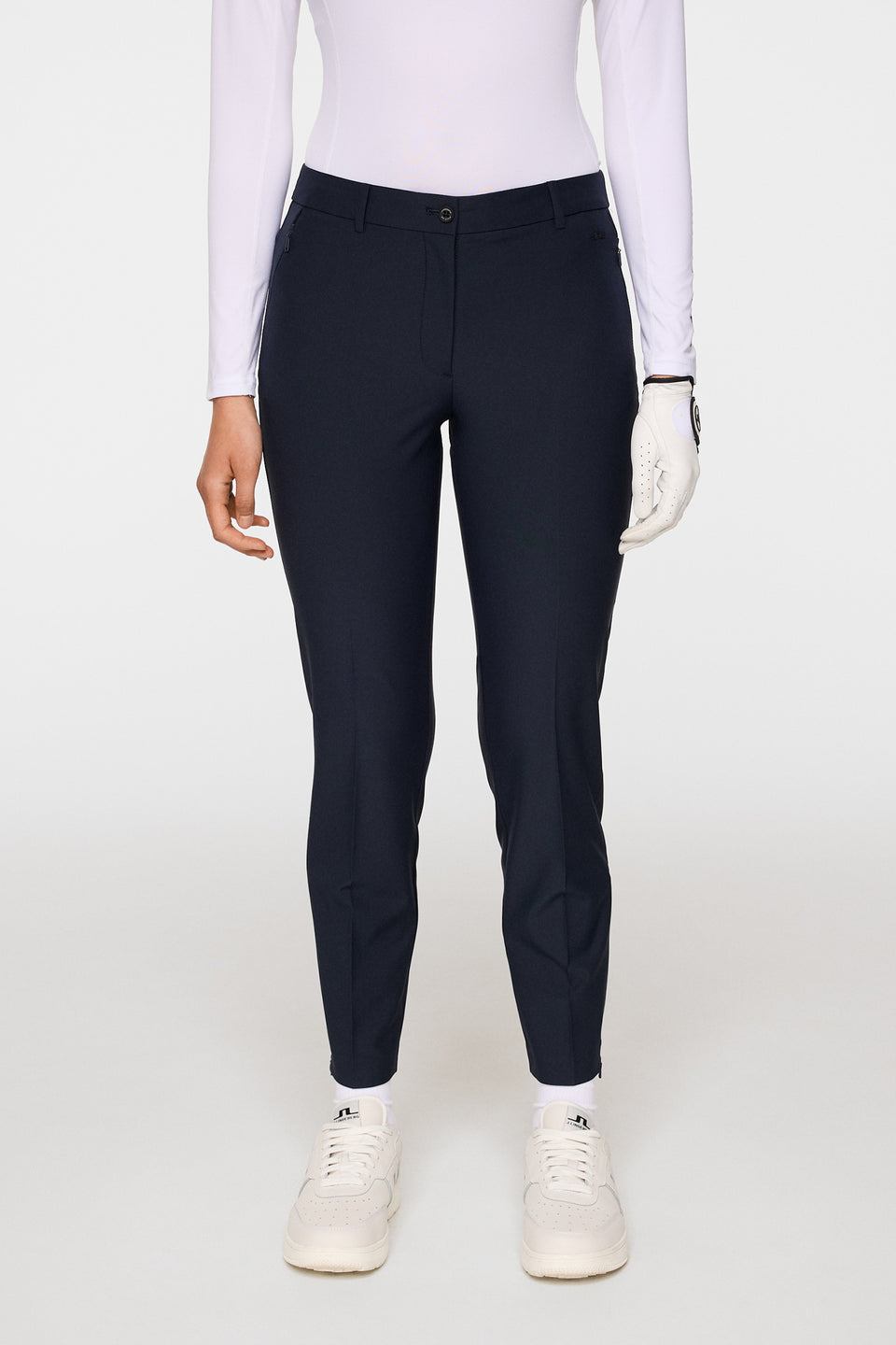 Pia Pant / JL Navy