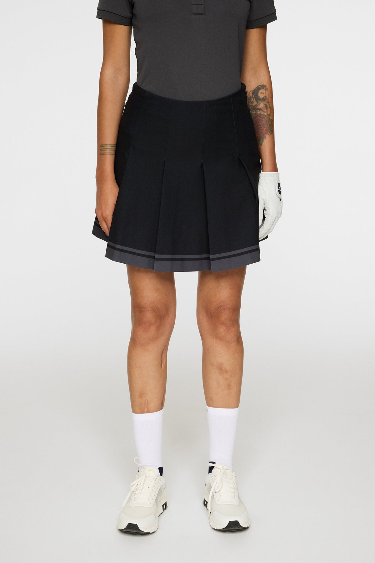 Beth skirt in Black by J.Lindeberg